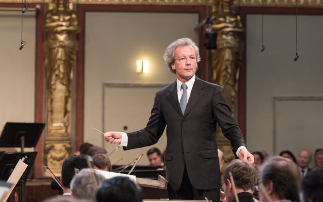 Franz Welser-Moest (c) Terry Linke (Medium)