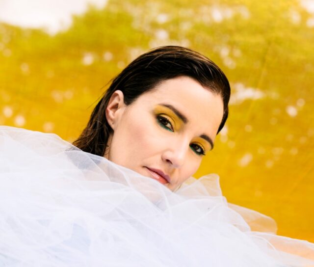 Ina Regen (2) (Medium)